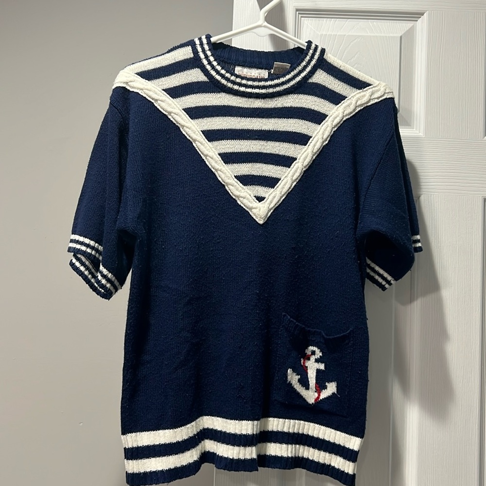 VINTAGE COUNTRY SUBURBANS NAVY AND WHITE SHORT SLEEVE SWEATER SZ M